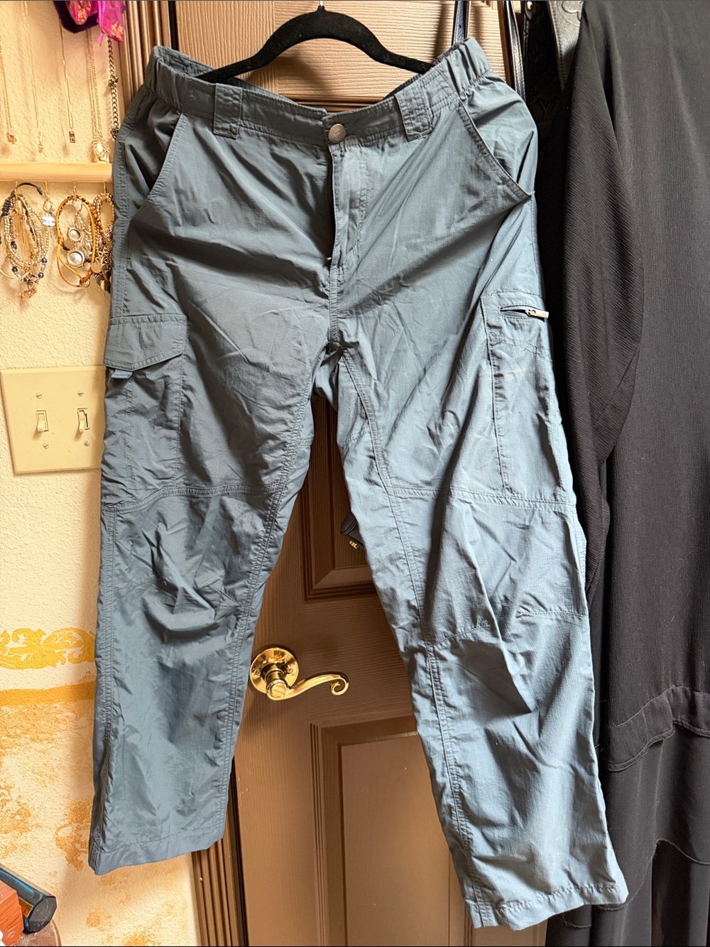 Columbia Men's Cargo Pants in Slate Blue